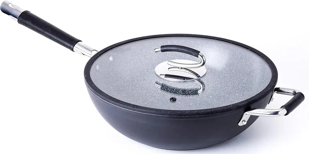 The DaTerra Cucina Professional 13-inch Wok with Glass Lid is the perfect addition to any kitchen.