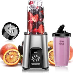 The VVEWIOR 900W Blender for Smoothies and Shakes is designed to help you effortlessly create nutritious and delicious beverages.